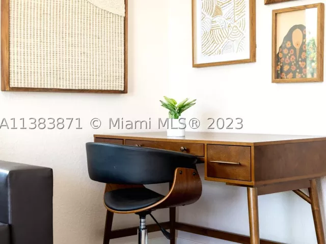 3-bedroom home for rent in Fort Lauderdale - 1466 NE 57th Ct - MondialRealty