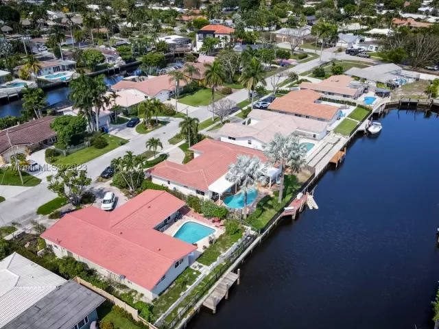 3-bedroom home for rent in Fort Lauderdale - 1466 NE 57th Ct - MondialRealty