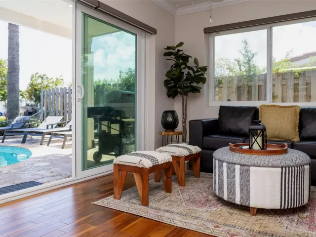 3-bedroom home for rent in Fort Lauderdale - 1466 NE 57th Ct - MondialRealty