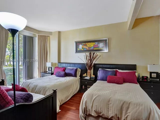 3-bedroom condo for sale in Aventura - 2600 Island Blvd 101 - MondialRealty