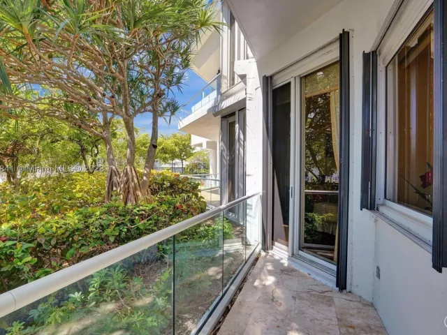 3-bedroom condo for sale in Aventura - 2600 Island Blvd 101 - MondialRealty