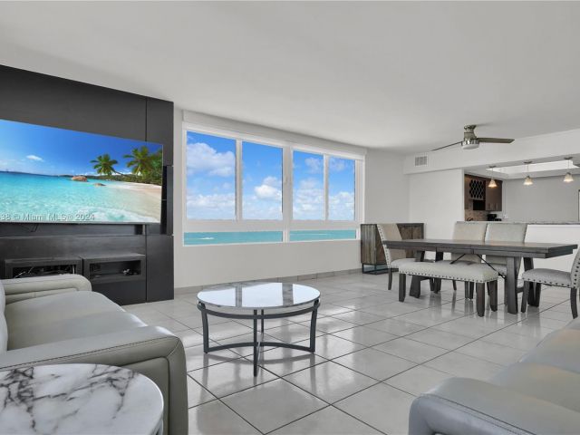 Apartment for sale  Unit #601 - photo 5684805