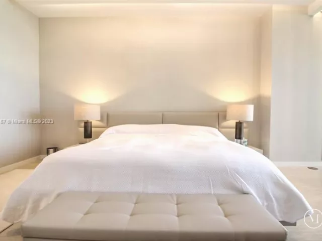 3-bedroom condo for rent in Bal Harbour - 9705 Collins Ave 1003N - MondialRealty