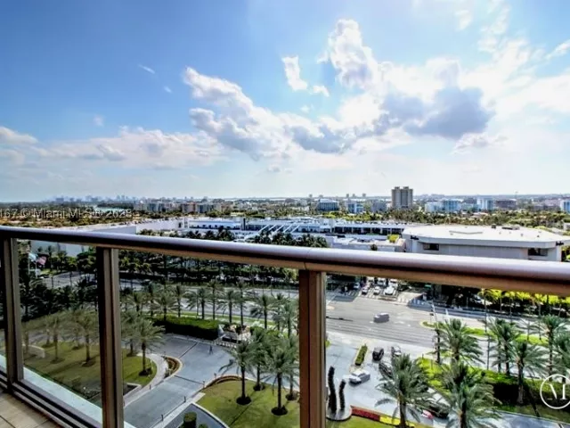 3-bedroom condo for rent in Bal Harbour - 9705 Collins Ave 1003N - MondialRealty