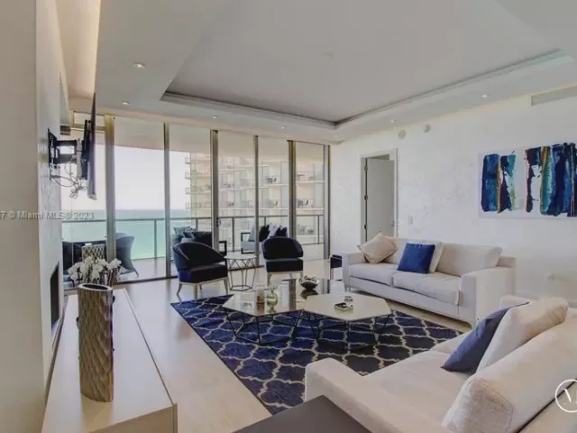 3-bedroom condo for rent in Bal Harbour - 9705 Collins Ave 1003N - MondialRealty