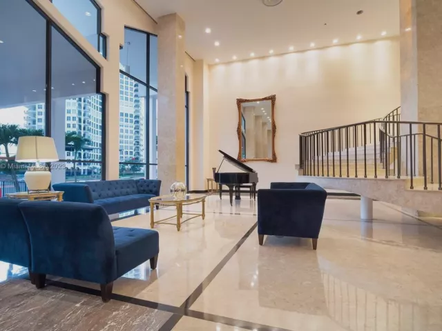 1-bedroom condo for rent in Miami Beach - 5601 Collins Ave 1204 - MondialRealty