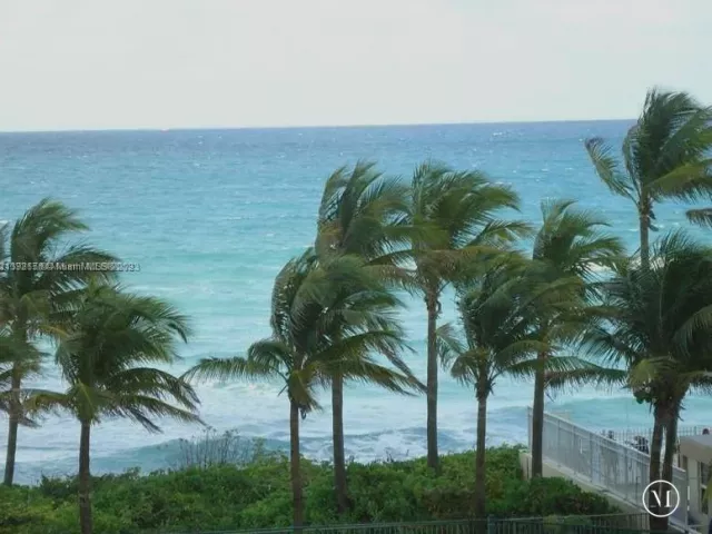 2-bedroom condo for rent in Hallandale Beach - 2080 S OCEAN DR 309 - MondialRealty