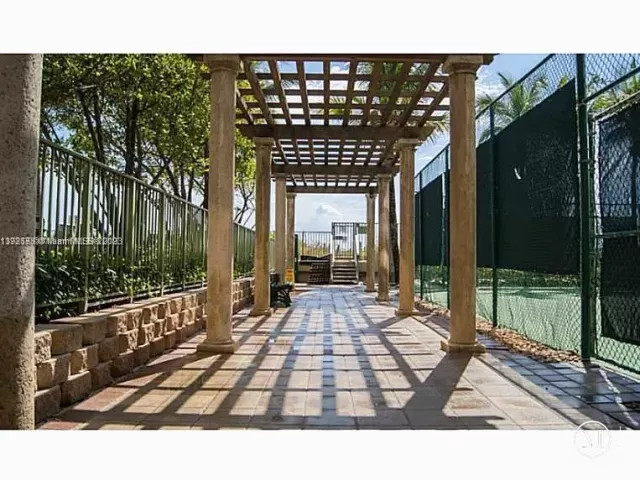 2-bedroom condo for rent in Hallandale Beach - 2080 S OCEAN DR 309 - MondialRealty