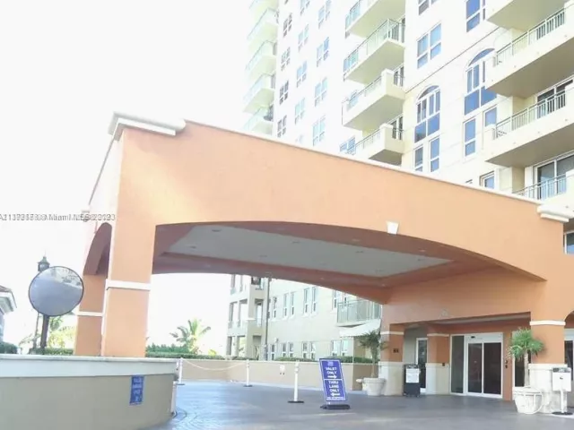 2-bedroom condo for rent in Hallandale Beach - 2080 S OCEAN DR 309 - MondialRealty