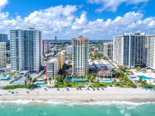 2-bedroom condo for rent in Hallandale Beach - 2080 S OCEAN DR 309 - MondialRealty
