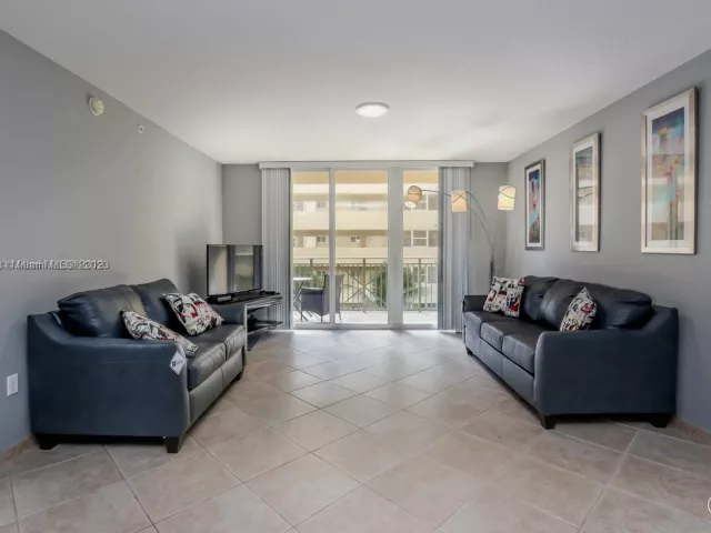 2-bedroom condo for rent in Hallandale Beach - 2080 S OCEAN DR 309 - MondialRealty