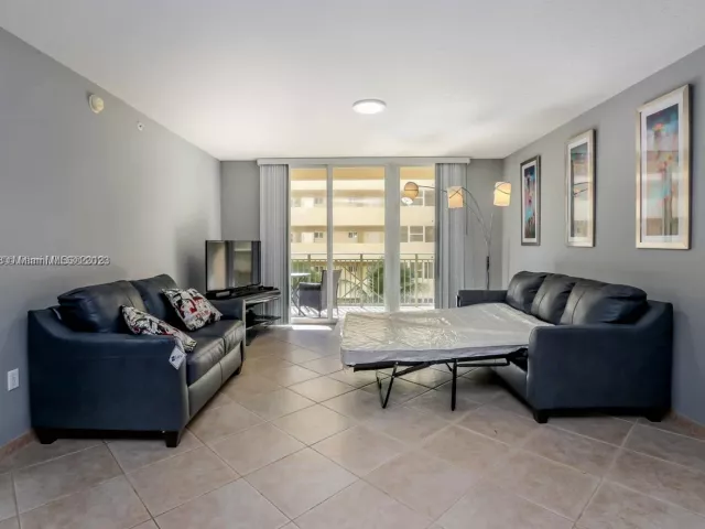 2-bedroom condo for rent in Hallandale Beach - 2080 S OCEAN DR 309 - MondialRealty