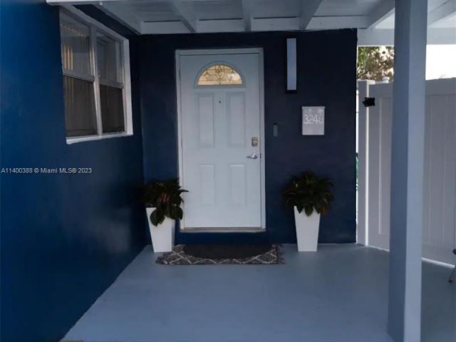 Home for rent at 3240 SW 17th St 3240 - photo 3977466