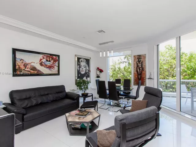 2-bedroom condo for sale in Aventura - 6000 Island Blvd 104 - MondialRealty