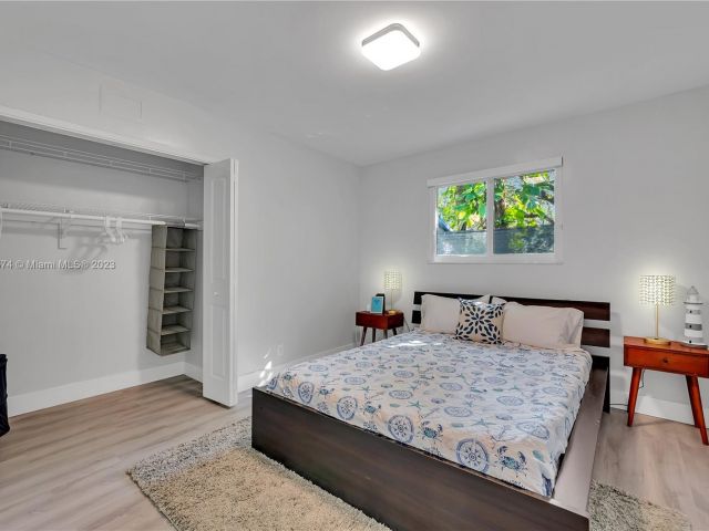 Home for sale at 204 SW 19th Ave - photo 4657376