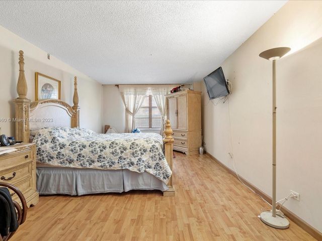 Apartment for sale  Unit #319 - photo 4041331
