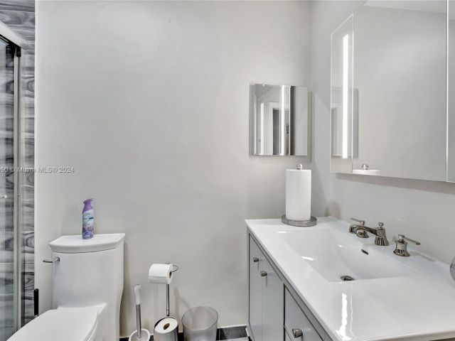 Home for sale at 4716 University Dr - photo 6270945