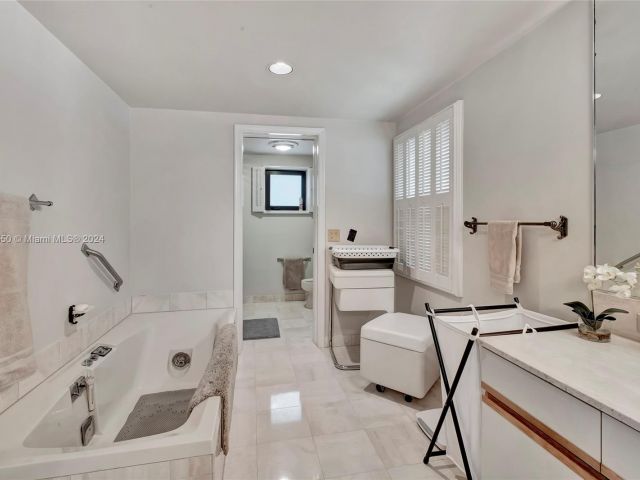 Home for sale at 4716 University Dr - photo 6270946