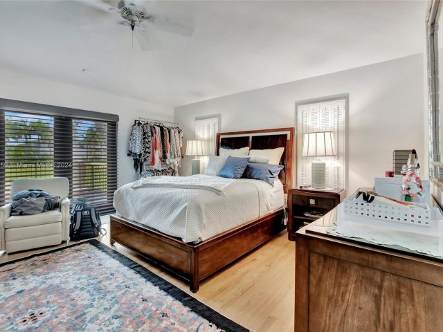 Home for sale at 4716 University Dr - photo 6270948