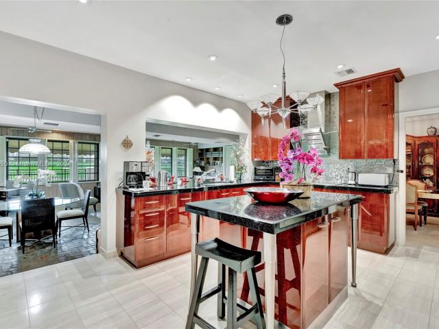 Home for sale at 4716 University Dr - photo 6270956