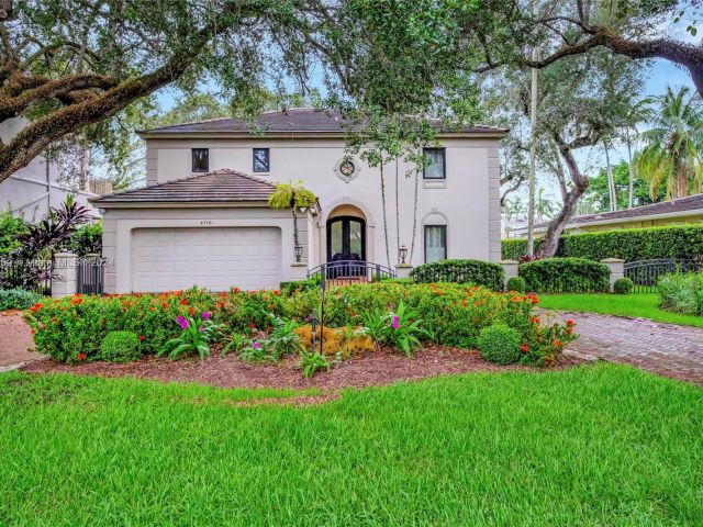 Home for sale at 4716 University Dr - photo 6270962