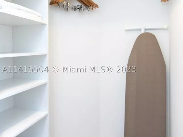 2-bedroom condo for rent in Hollywood - 4010 S Ocean Dr 1201 - MondialRealty
