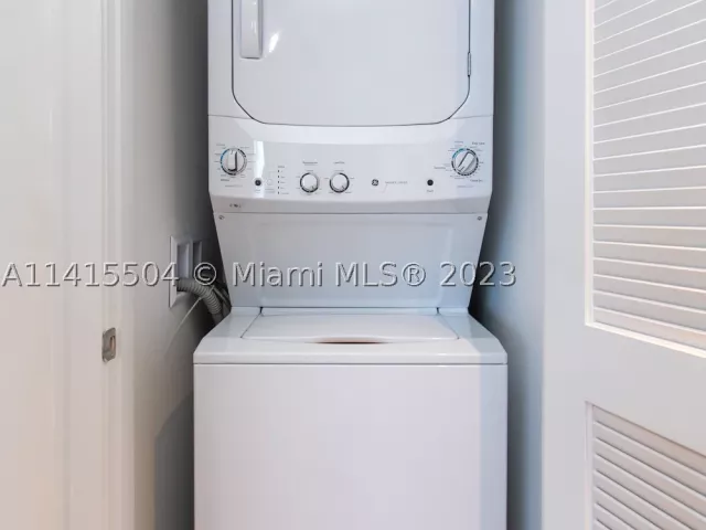 2-bedroom condo for rent in Hollywood - 4010 S Ocean Dr 1201 - MondialRealty