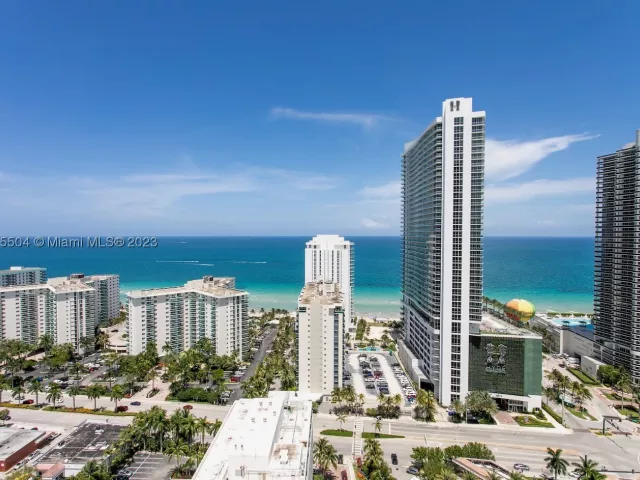 2-bedroom condo for rent in Hollywood - 4010 S Ocean Dr 1201 - MondialRealty