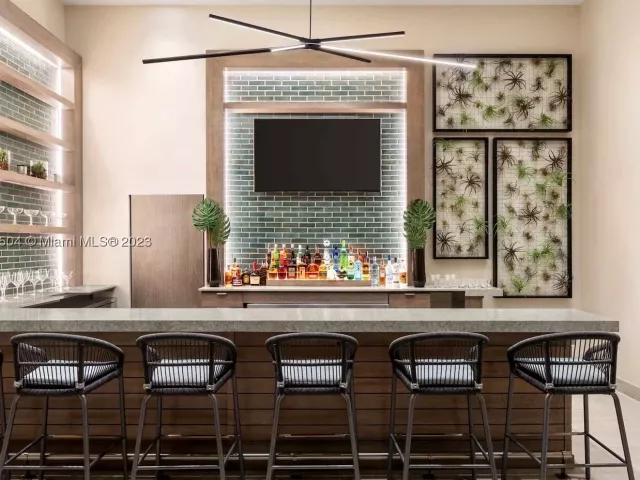 2-bedroom condo for rent in Hollywood - 4010 S Ocean Dr 1201 - MondialRealty