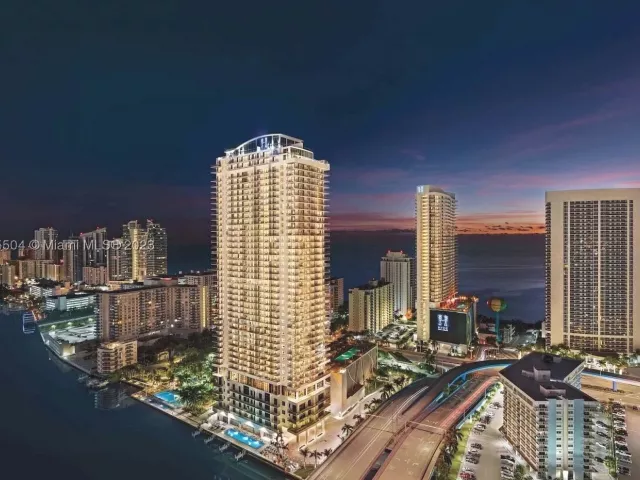 2-bedroom condo for rent in Hollywood - 4010 S Ocean Dr 1201 - MondialRealty
