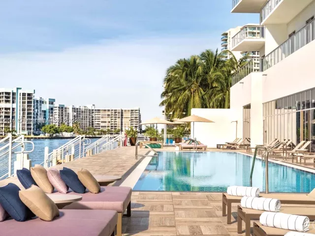 2-bedroom condo for rent in Hollywood - 4010 S Ocean Dr 1201 - MondialRealty