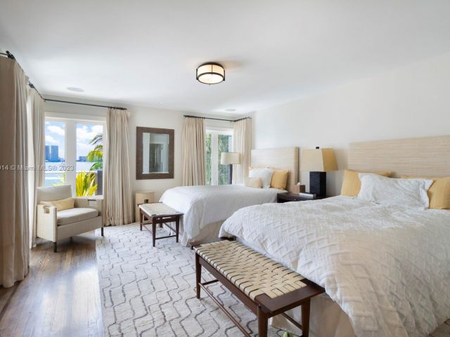 Home for rent at 820 W Dilido Dr - photo 5961984