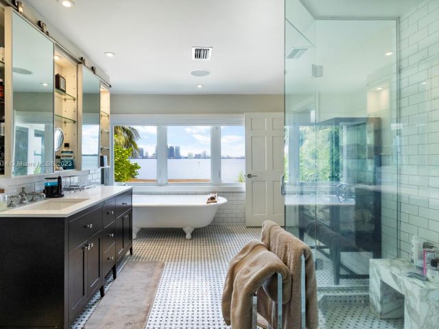 Home for rent at 820 W Dilido Dr - photo 5961985