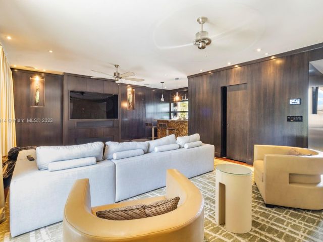 Home for rent at 820 W Dilido Dr - photo 5961990