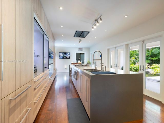 Home for rent at 820 W Dilido Dr - photo 5961991