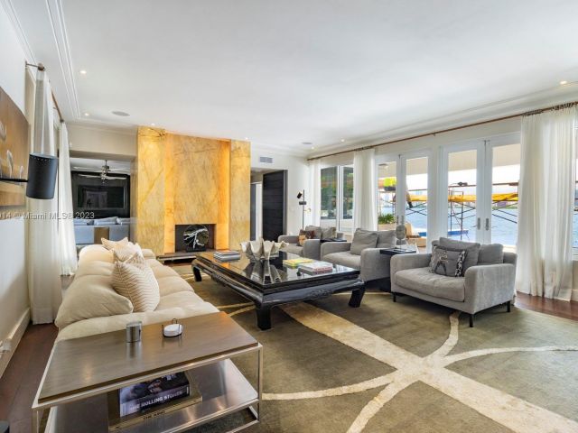 Home for rent at 820 W Dilido Dr - photo 5961995