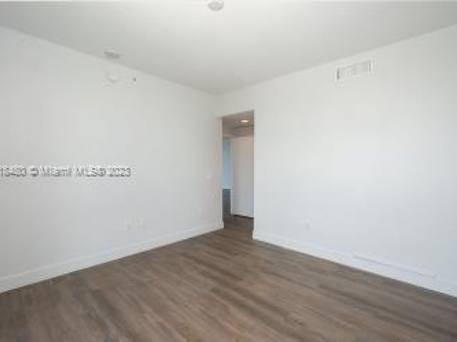Apartment for sale  Unit #1801 - photo 4252473