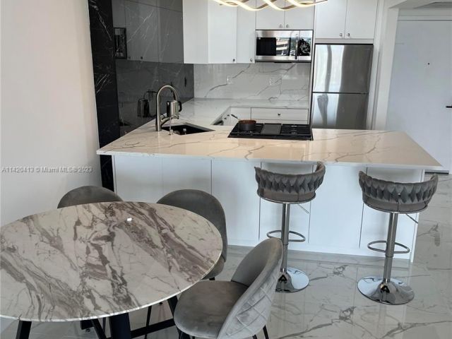 1-bedroom condo for sale in Hallandale Beach - 2030 S Ocean Dr 1602 - MondialRealty