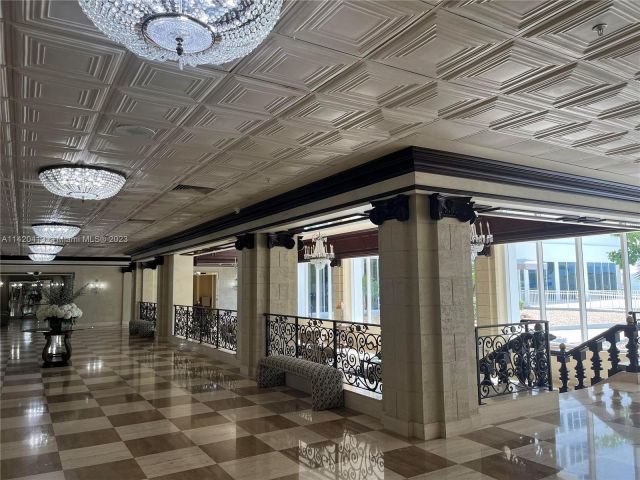 1-bedroom condo for sale in Hallandale Beach - 2030 S Ocean Dr 1602 - MondialRealty