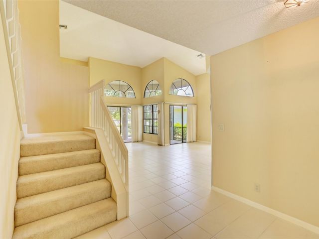 Home for sale at 480 Sherwood Forest Dr - photo 4805302