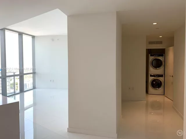 1-bedroom condo for sale in Miami - 851 NE 1st Ave 2702 - MondialRealty