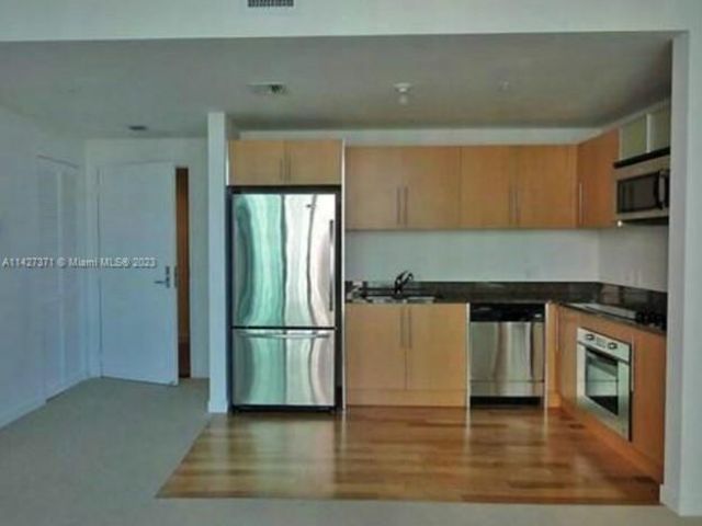 Apartment for rent  Unit #T-1703 - photo 7496424