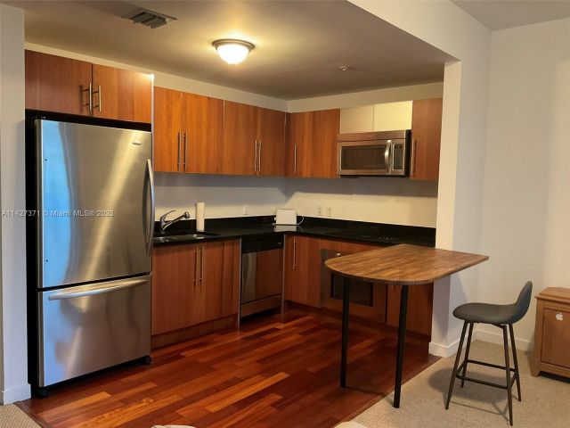 Apartment for rent  Unit #T-1703 - photo 7496425