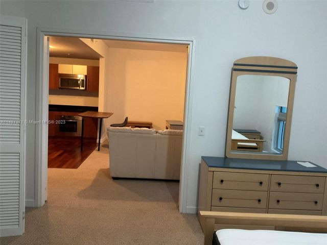 Apartment for rent  Unit #T-1703 - photo 7496428