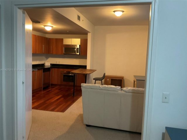 Apartment for rent  Unit #T-1703 - photo 7496429