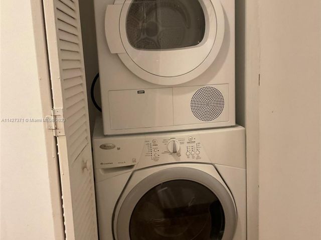 Apartment for rent  Unit #T-1703 - photo 7496431