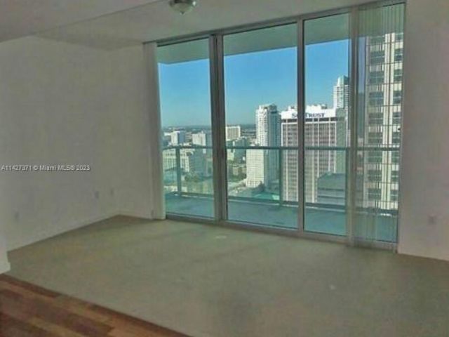 Apartment for rent  Unit #T-1703 - photo 7496434