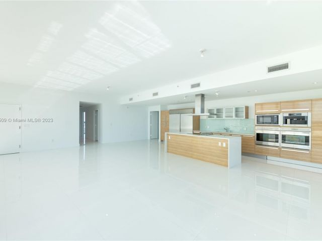 Apartment for sale  Unit #PH3906 - photo 4346031