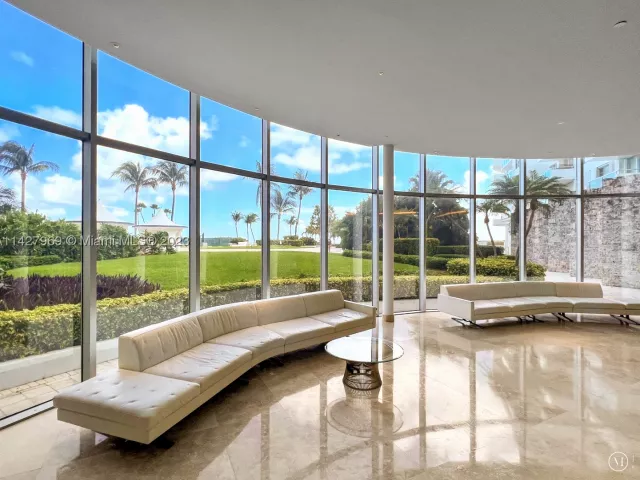 2-bedroom condo for sale in Miami Beach - 5151 Collins Ave 1523 - MondialRealty