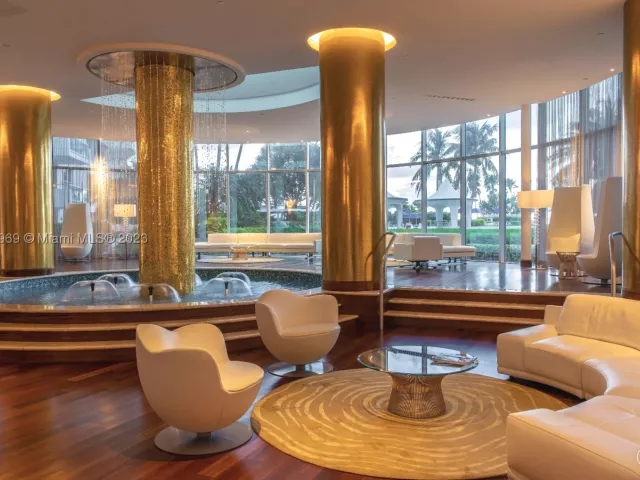 2-bedroom condo for sale in Miami Beach - 5151 Collins Ave 1523 - MondialRealty